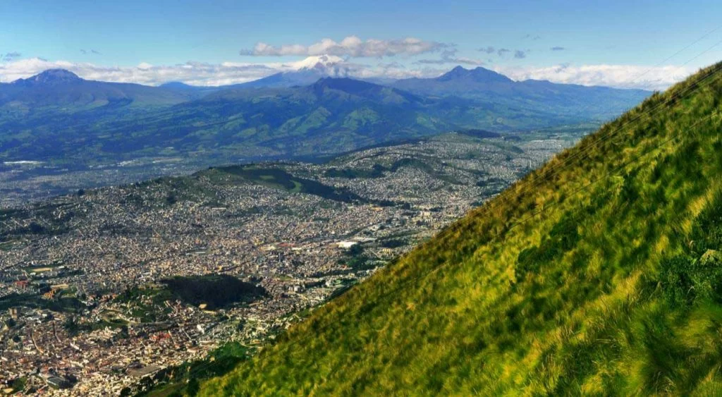 Figure 2-2 Landscape view of Quito city, Ecuador (https://www.naturalworldsafaris.com/) 