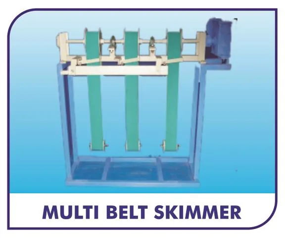 Multi belt skimmer with rotating oleophilic belts